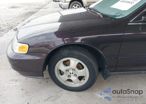 1997 Honda Accord Se из США, поврежденный, VIN 1HGCD5601VA147940